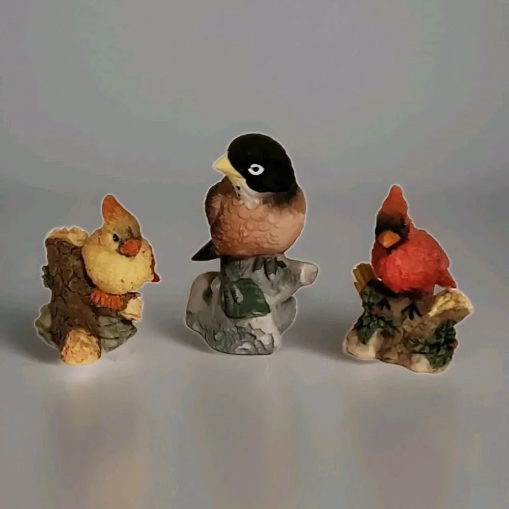 Miniature Bird Figurines Robin Cardinal Finch Songbirds On Stump Vtg Lot Of 3